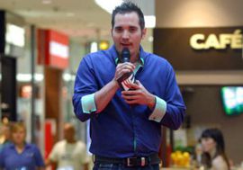 Üzletközpontok rendezvényei: divatbemutatók, vásárlásösztönzések, promóciók, játékok, fellépők.